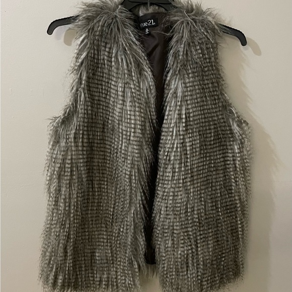 Rue 21 Faux Fur Vest. Size XL Great Condition - Picture 3 of 8